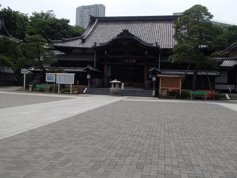 No.33 View of Sengakuji's main hall