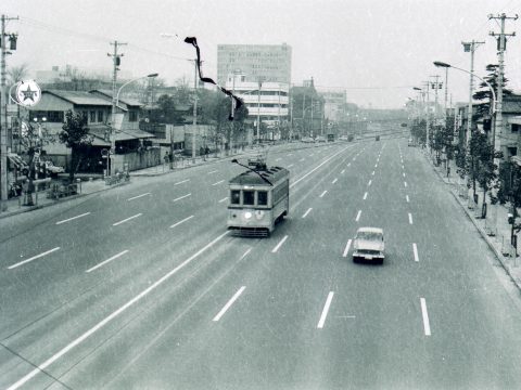 No.268 The very broad Sakurada Street