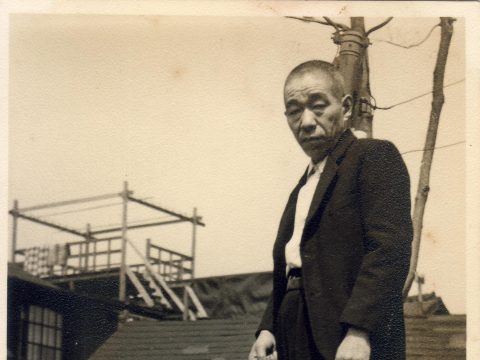 No.298 Clothes-drying platform, Spitz and my father