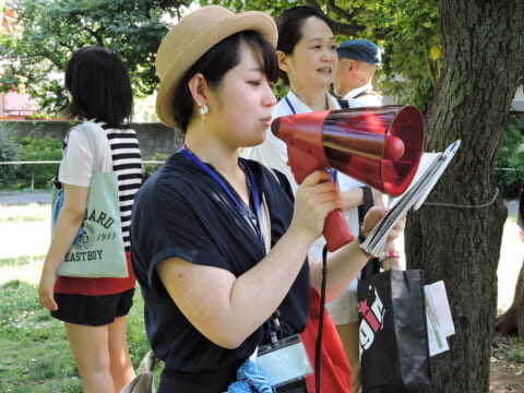 No.780 Earnestly explaining