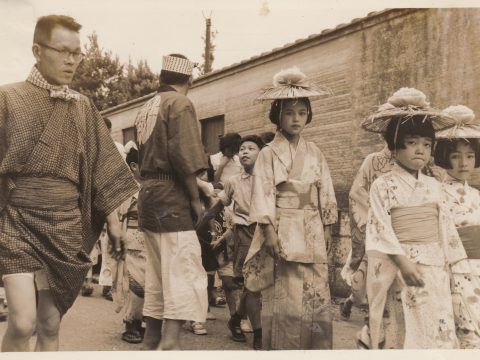 No.830 Girl pulling the festival float