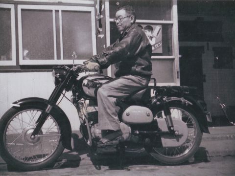 No.853 Grandfather's motorcycle, his pride and joy