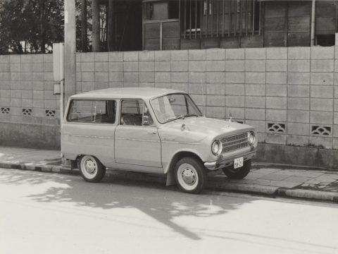 No.854 Milk delivery vehicle