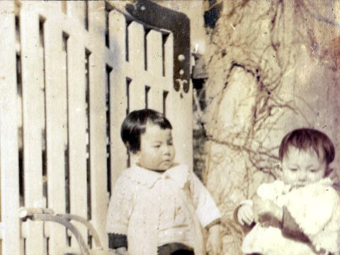 No.872 Baby stroller in front of Shirokane Kindergarten