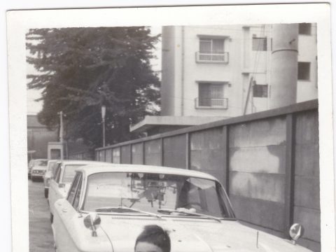 No.1098 Jumping in front of a foreign car of that era!